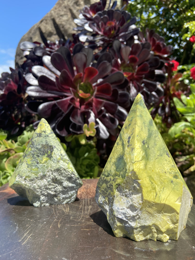 Serpentine Cut Base Point