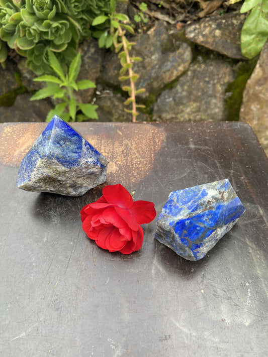 Lapis Lazuli Cut Base Point